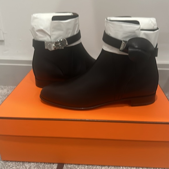 Authentic Hermes ankle boots - Picture 3 of 9
